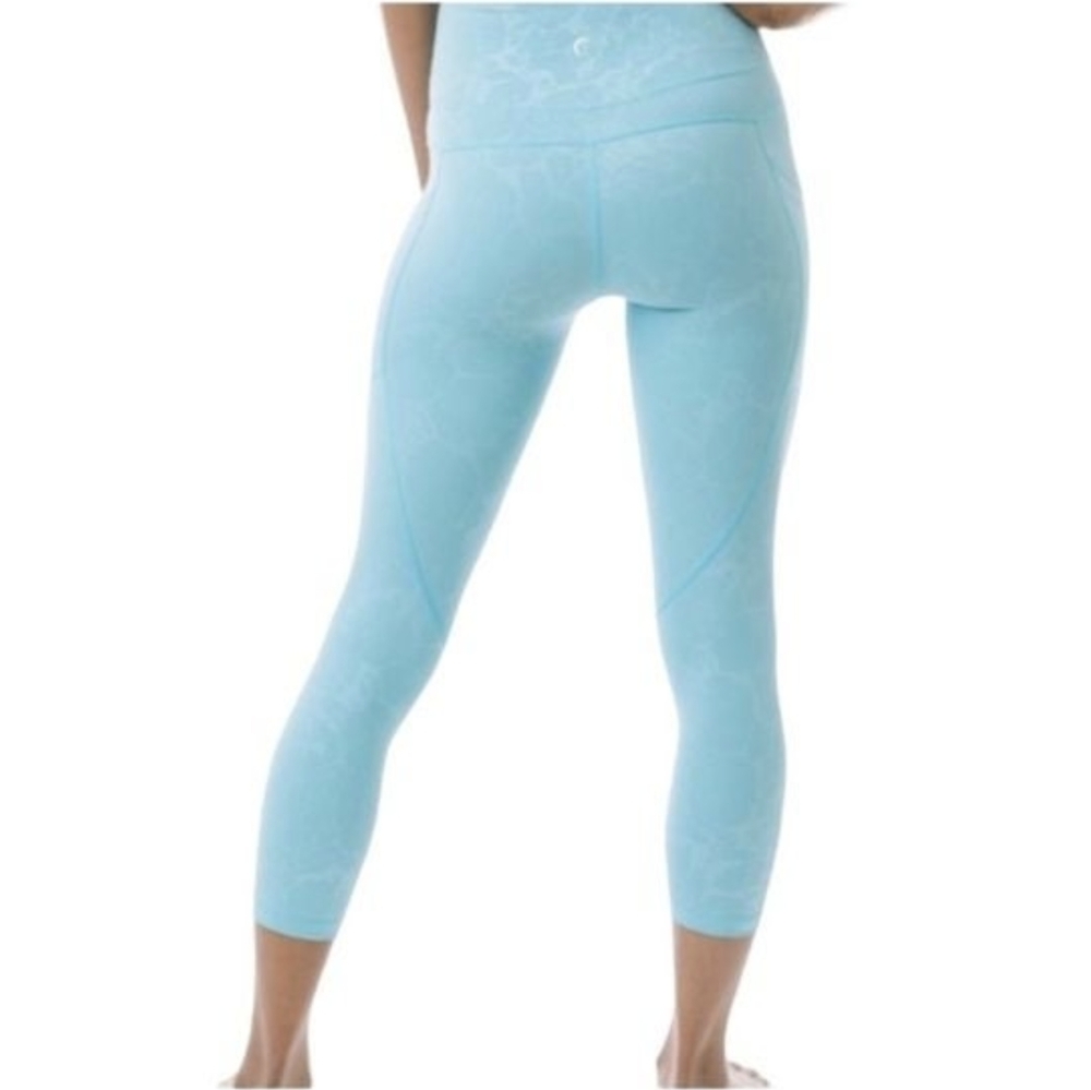Size 6-8 Zyia active cropped leggings